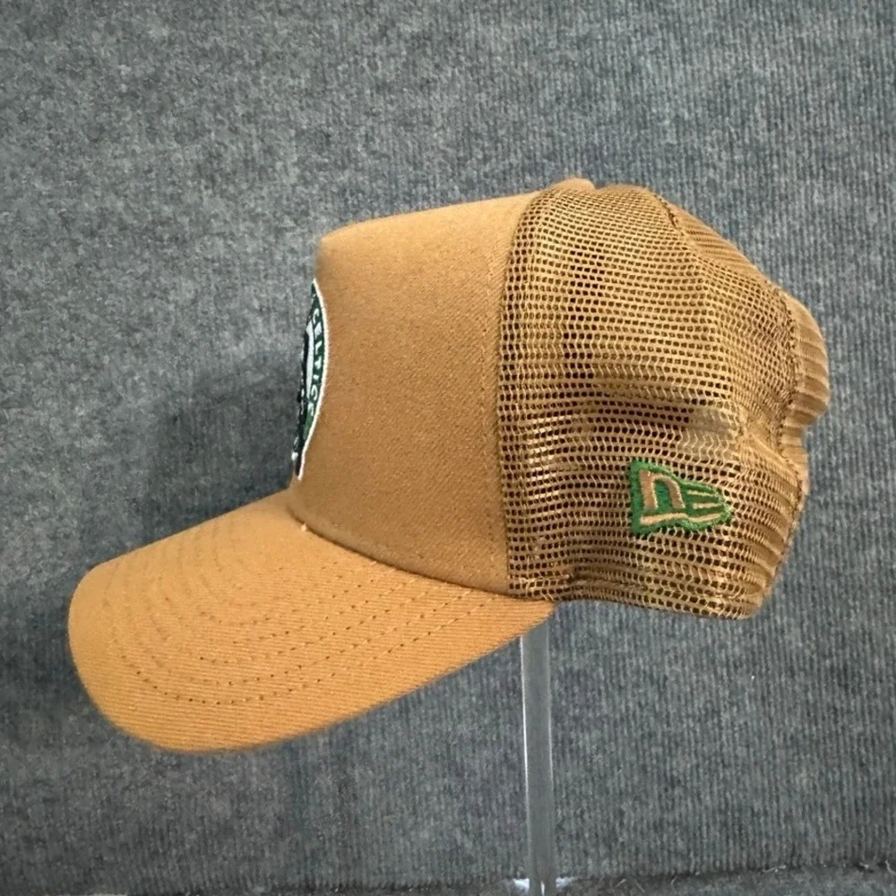 New Era 9FORTY Boston Celtics Trucker Hat Tan Wheat Snapback Mesh NBA Cap